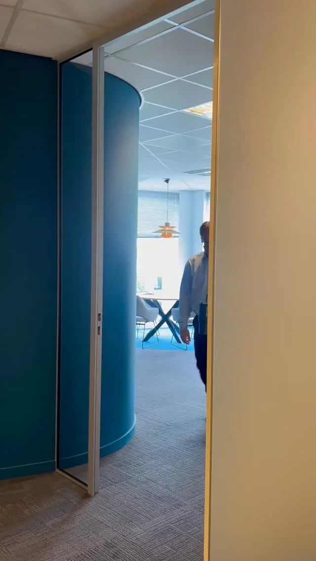 Wij? Afgeleid door het WK? Nee joh... gewoon volle focus op subsidieaanvragen hoor Frank.